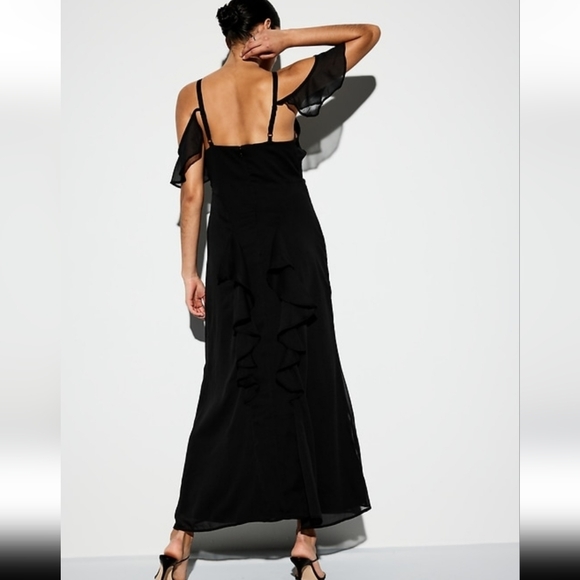 NWT The Occasion Old Navy Off-Shoulder Ruffle Chiffon Maxi Dress in Black Jack - Picture 2 of 5